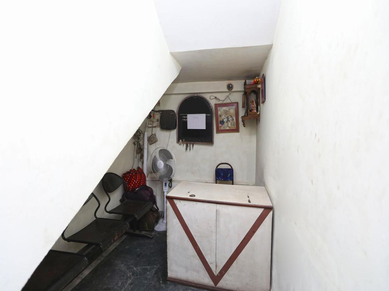 Oyo 13906 Vinita Inn Santragachi Bagian luar foto