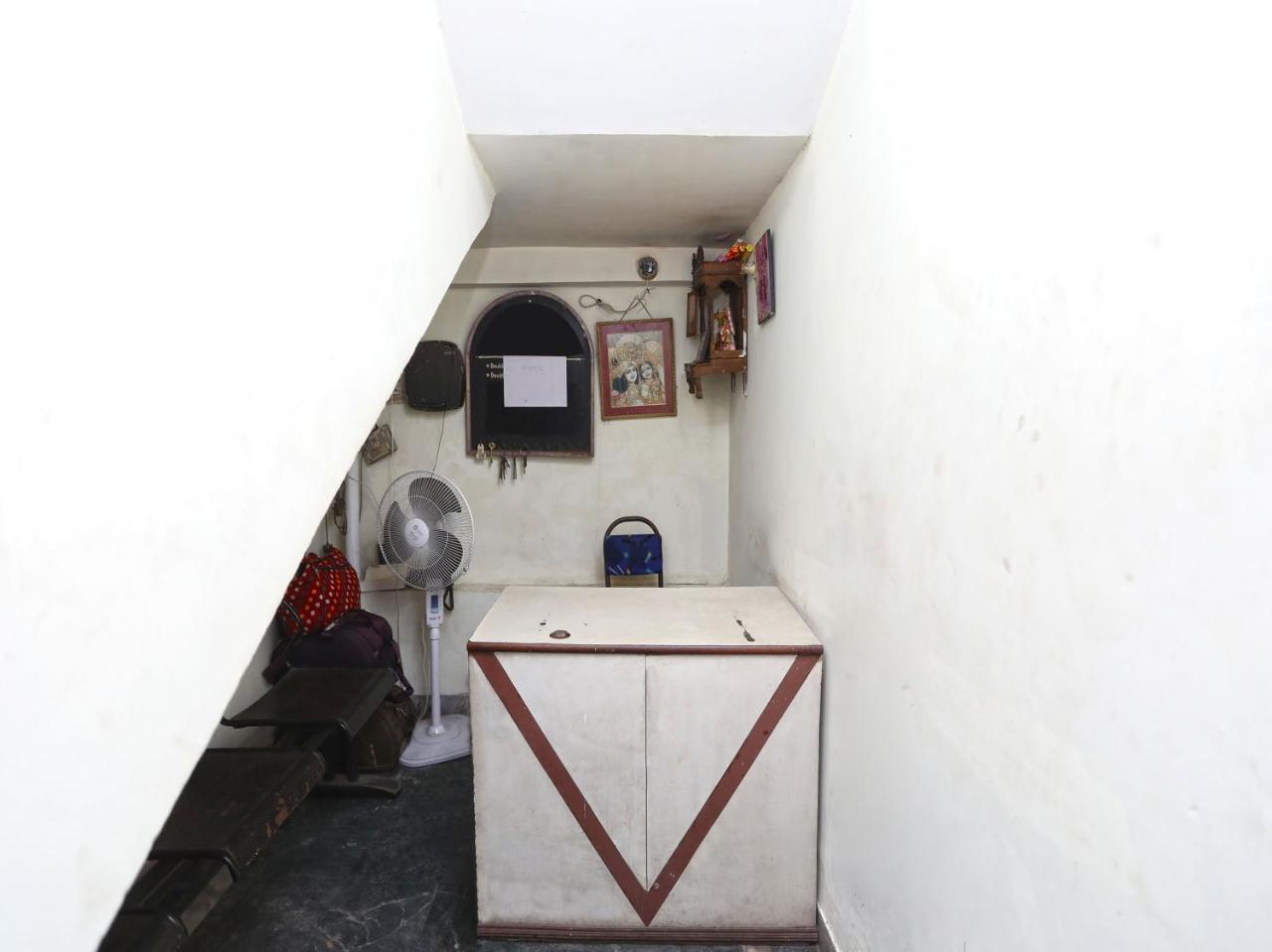 Oyo 13906 Vinita Inn Santragachi Bagian luar foto
