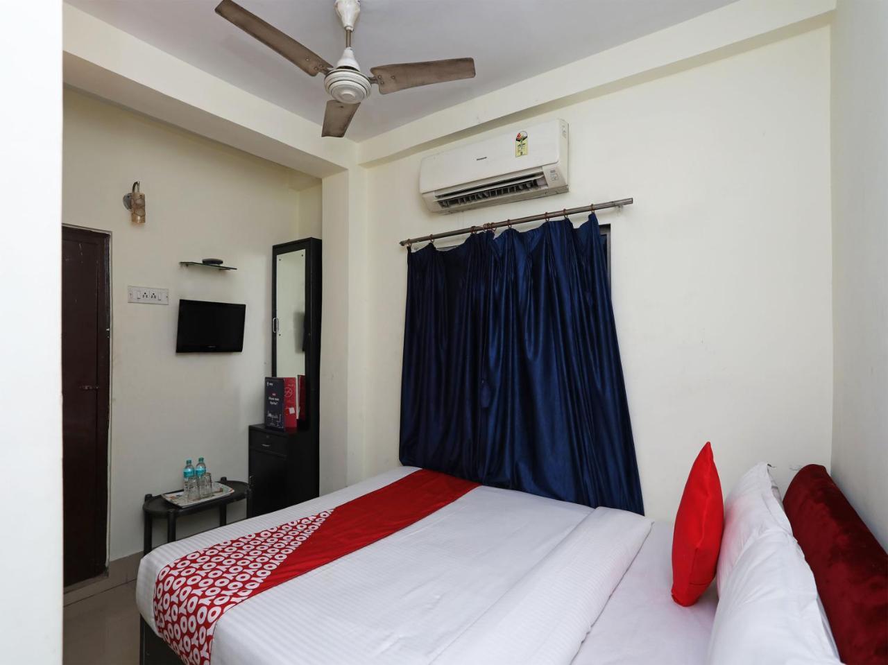 Oyo 13906 Vinita Inn Santragachi Bagian luar foto