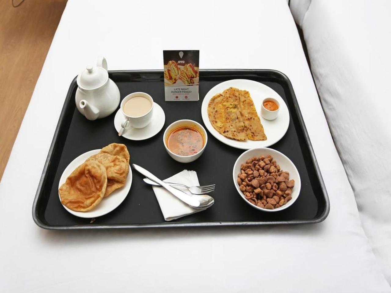 Oyo 13906 Vinita Inn Santragachi Bagian luar foto